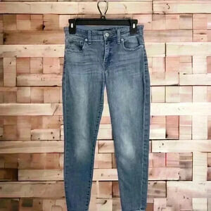 Lucky Brand Ava Crop Size 2 a 26” waist jeans.  Some pulling in crotch see pics